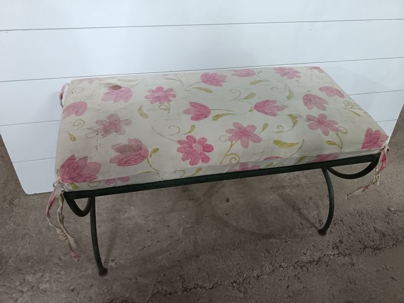 Banco de Hierro con Tapizado Floral