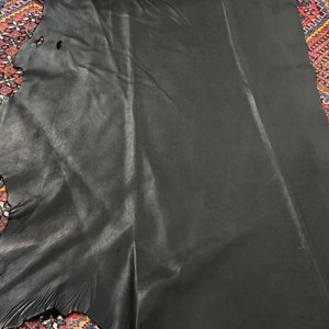 Medio cuero negro para tapizar - imagen 3