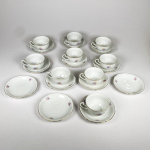 Lote siguiente: Nueve tazas de te porcelana checa, con doce platillos