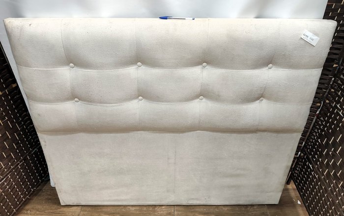 Respaldo de cama beige con capitoneado en tela, excelente estado - imagen 3