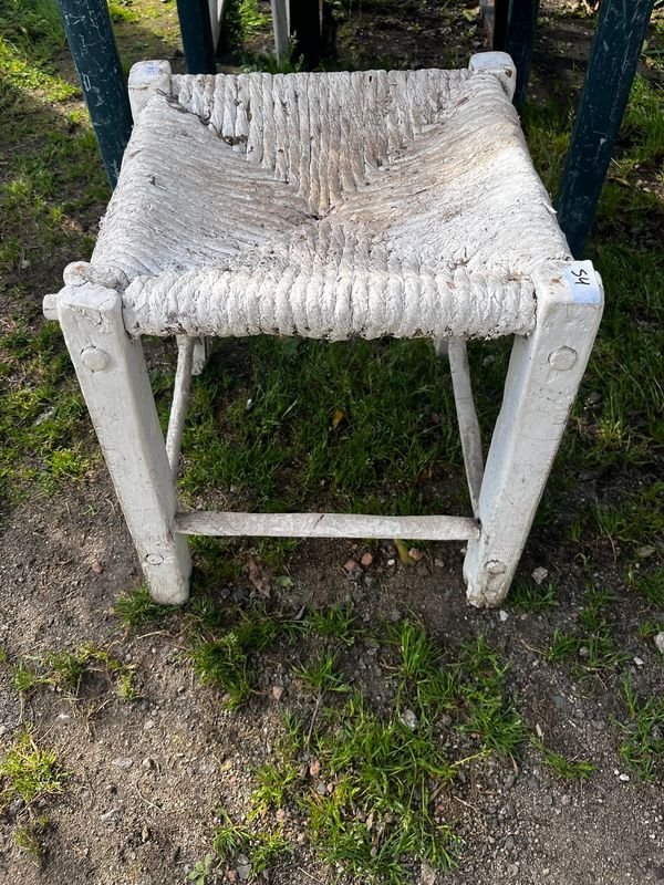 Taburete de Madera y Totora Blanco