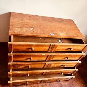 Cómoda de Madera con 4 Cajones Amplios - imagen 5