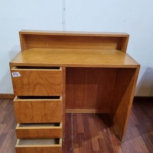 Escritorio de Madera con Bandeja Superior y Cajonera Integrada - imagen 2