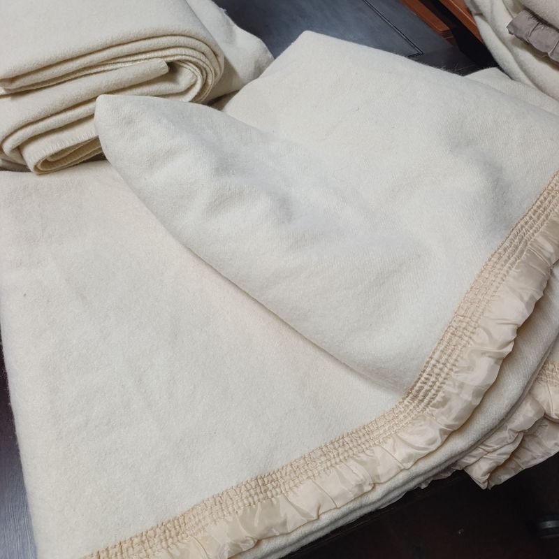 Frazada de Lana 100% Cruda King Wool Juan Lacaze (2 Plazas) y Manta