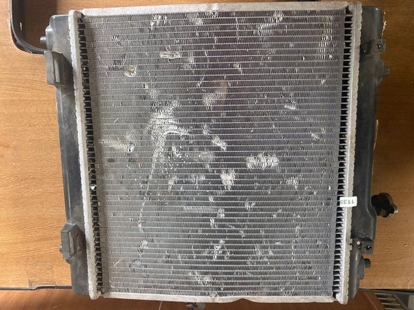 Radiador Automotriz con Electroventilador y Carenado
