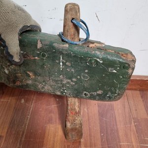 Timón de Madera Rústico Antiguo con Empuñadura Azul - imagen 3