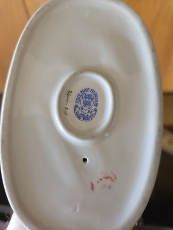 Figura de mujer en porcelana Húngara pintada a mano - imagen 5