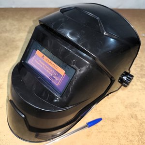 Careta de Soldar Fotocromática Automática Negra - imagen 1