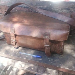 Lote siguiente: Valija Antigua de Cuero para Herramientas