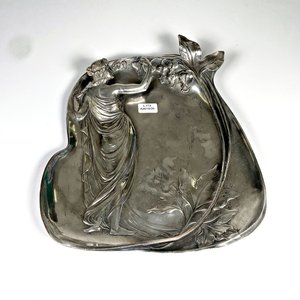 Lote siguiente: Placa Art Nouveau WMF de Metal con Dama y Flores, 30 x 25 cm