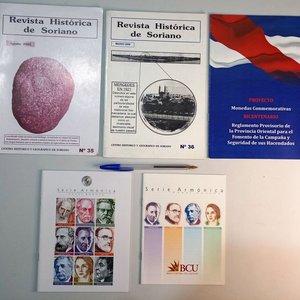 Lote siguiente: Lote de 5 Publicaciones Uruguayas: Revistas Históricas, Reglamento Bicentenario y Serie Armónica