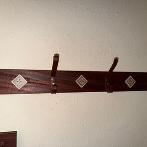 Juego de 2 Gancheras de Pared de Madera con Azulejos Decorativos - imagen 4