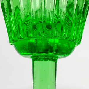 Juego de 8 Copas Cónicas de Vidrio Verde para Licor - imagen 3