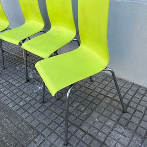 Juego de 4 Sillas Niqueladas con Asiento Verde - imagen 2