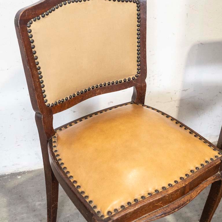 Sillas de dormitorio Luis XV antiguas con tapizado en cuerina y PVC - imagen 3