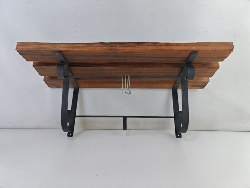 Muebles de madera y metal en buen estado - imagen 2