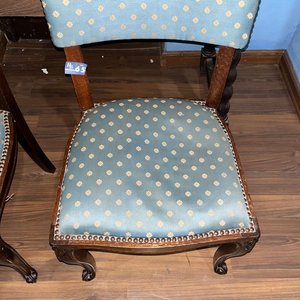 Par de Sillas Estilo Luis XV Azules con Tapizado Floral - imagen 3