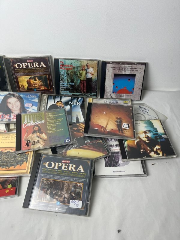 Colección de CDs y DVDs en buen estado - imagen 6