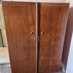 Lote siguiente: Ropero Francés de Madera con Dos Puertas