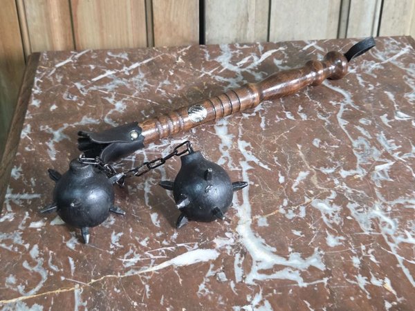 Réplica de Maza Medieval con Doble Bola de Metal y Madera - imagen 1