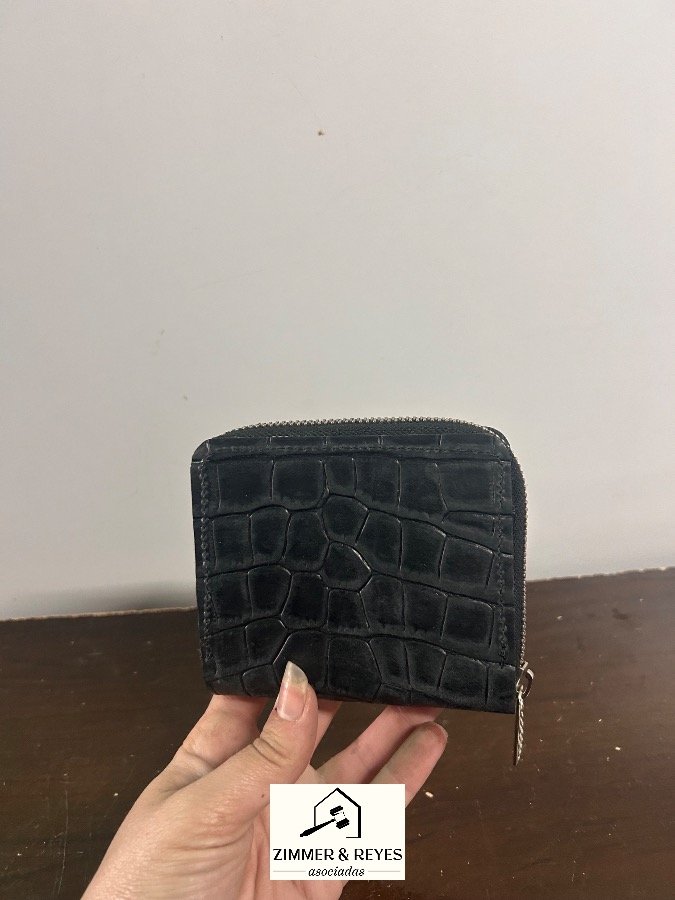 Billetera de Cuero Negra con Cierre para Dama