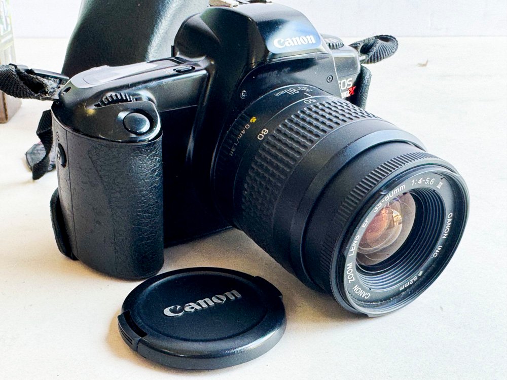 Venta de Máquina de Fotos CANON con Estuche y Lámpara de Emergencia - imagen 2