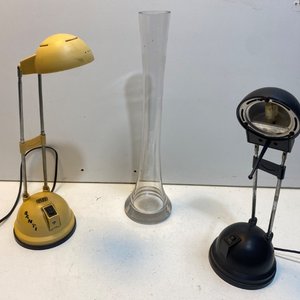 Lote anterior: Lámparas de escritorio articuladas y florero de vidrio