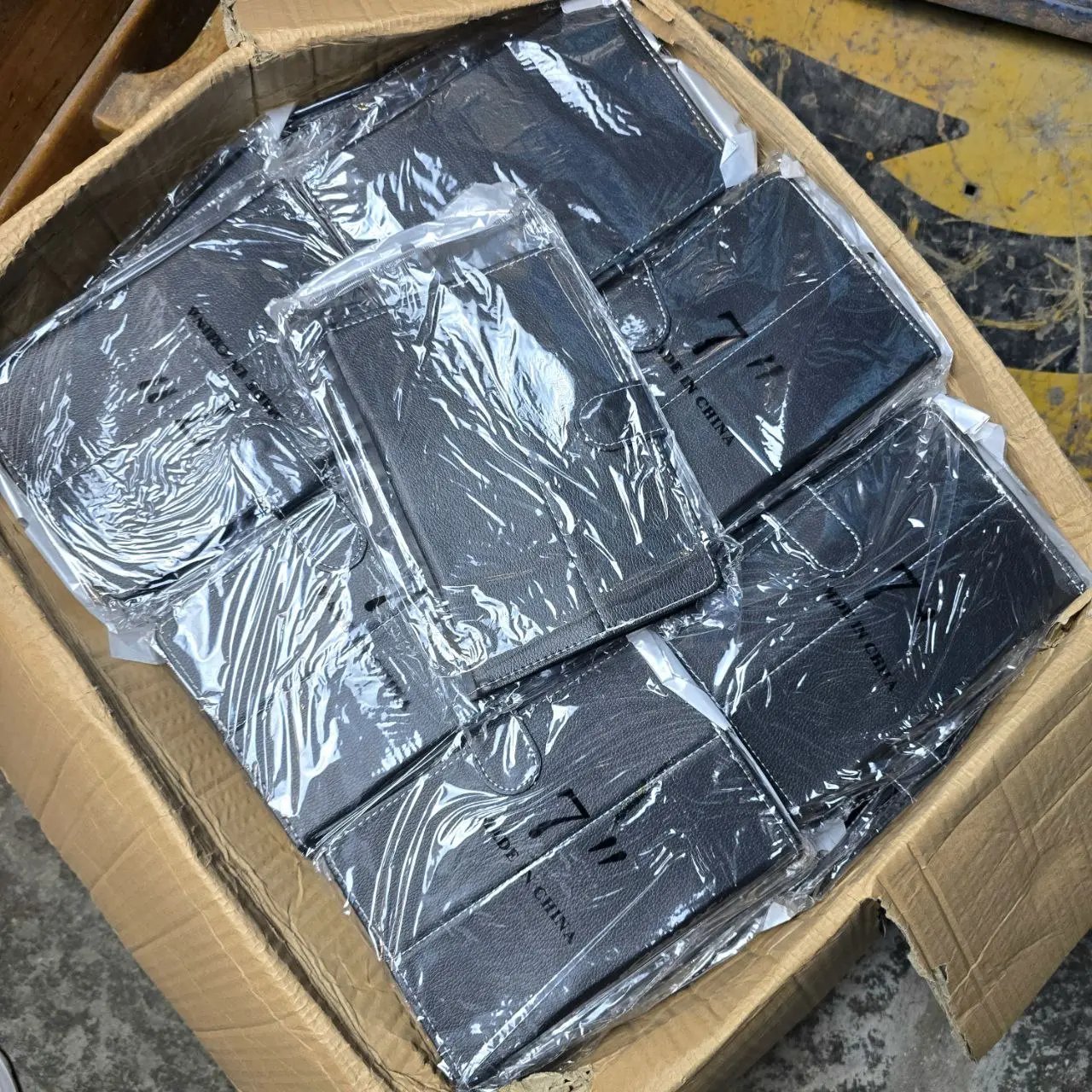 Lote anterior: Cajas con estuches para tabletas de alta calidad