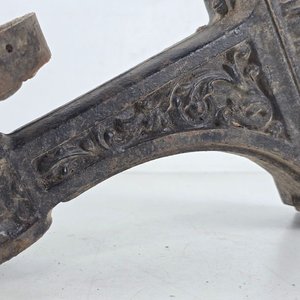 Antiguo Aplique de Pared en Hierro Fundido con Detalle de Mano - imagen 3