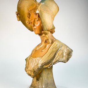 Busto de Dama Antigua en Cerámica con Sombrero - imagen 4