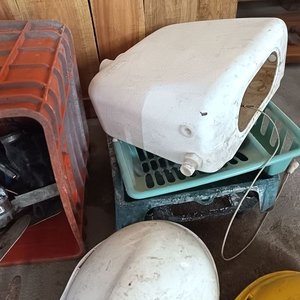 Lote de Cascos de Constructor y Herramientas Varias - imagen 10