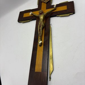 Crucifijo de Bronce y Madera con Detalles Dorados - imagen 3