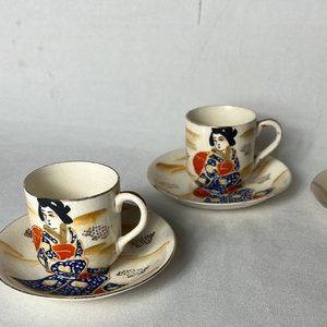 Juego de Café de Porcelana Japonesa con Grabado y Relieve - imagen 2