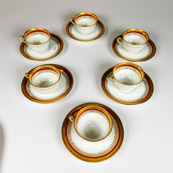 Lote siguiente: Seis pocillos de café porcelana Limoges con platillos
