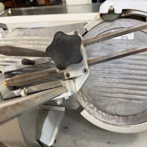 Cortadora de Fiambres Profesional de Acero Inoxidable - 32cm - imagen 3