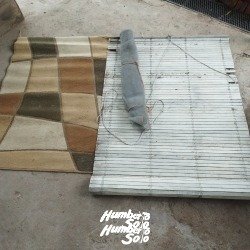 Estera para Ventana y Alfombra con Rollo de Alambrina