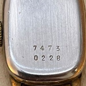 Reloj Girard-Perregaux Vintage Dama Caja Rectangular Oro y Acero - imagen 4