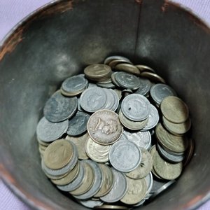 Lote de Monedas Antiguas en Tarro Quaker Oats - imagen 4