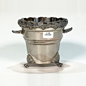 Hielera Vintage de Metal con Patas de Garra y Decoración de Uvas - imagen 2