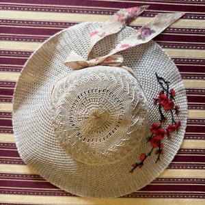 Lote de Bolsos y Sombrero de Ala Ancha Artesanal - imagen 9
