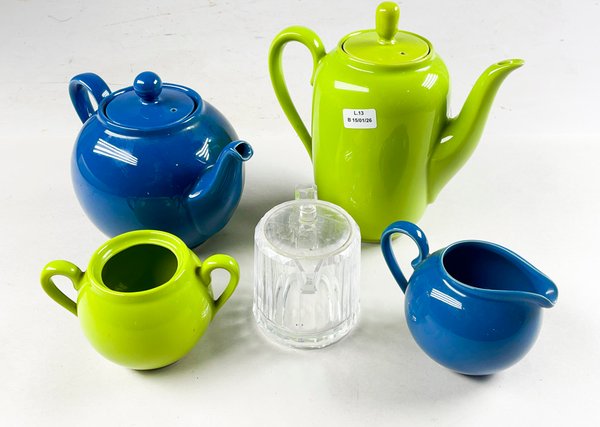 Porcelana azul y verde, teteras y azucarero en excelente condición - imagen 1