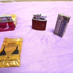 Lote de Encendedores Antiguos y Piedras para Encendedores - imagen 4