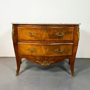Cómoda Luis XV de Caoba con Tapa de Mármol y Apliques de Bronce - imagen 1