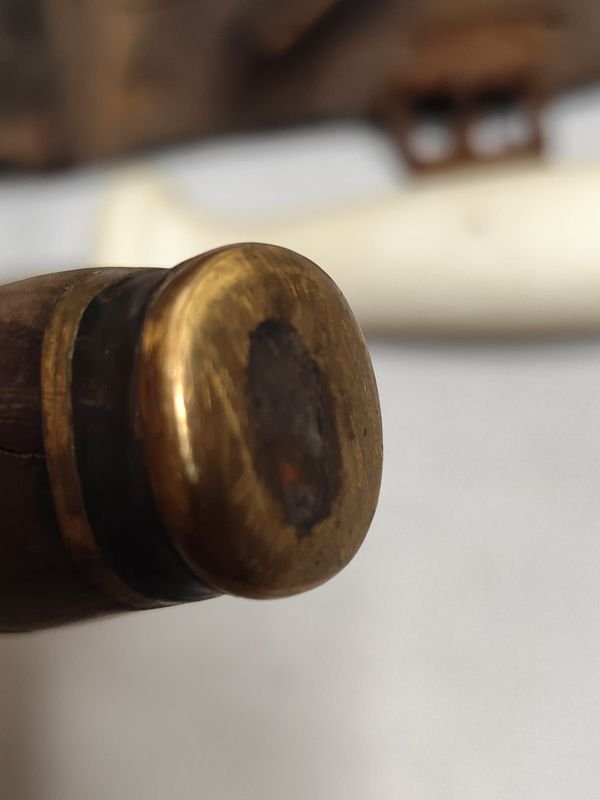 Antiguo Cuchillo con Mango de Bronce y Madera, Vaina y Chaira - imagen 7
