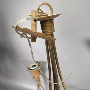 Araña de hierro rústica con cuatro tulipas, una faltante - imagen 4