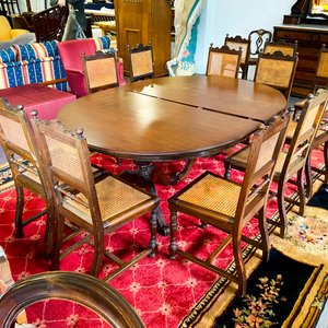 Mesa de Comedor Ovalada con 6 Sillas Estilo Luis XV - imagen 1