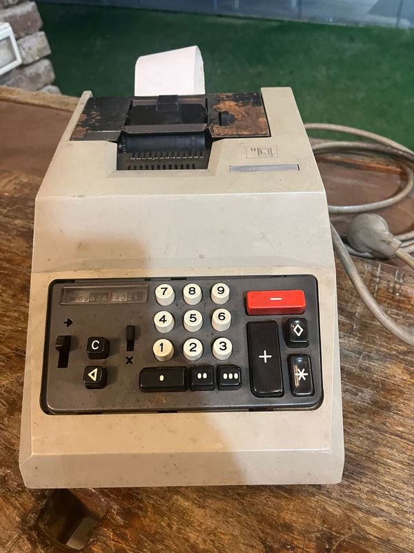 Calculadora de mesa - imagen 5