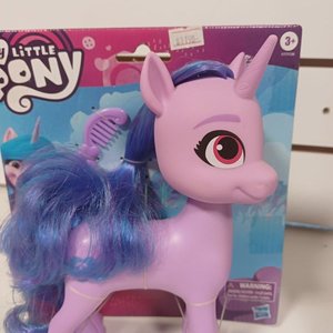 Figura My Little Pony Izzy Moonbow para Peinar - imagen 5