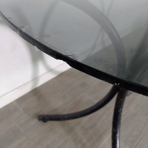 Mesa Oval de Vidrio con Base de Hierro - imagen 5