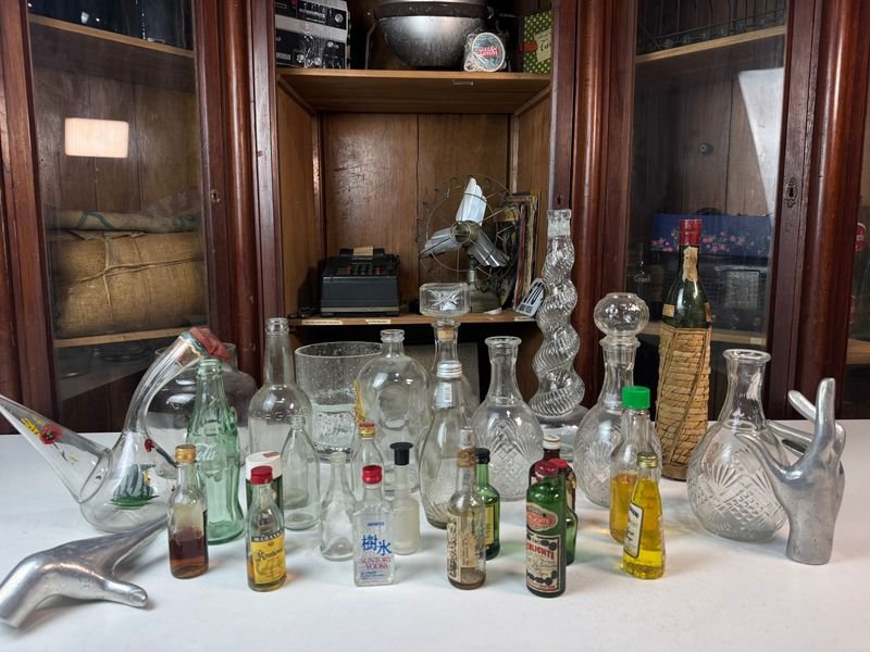 Lote anterior: Colección de envases y objetos decorativos